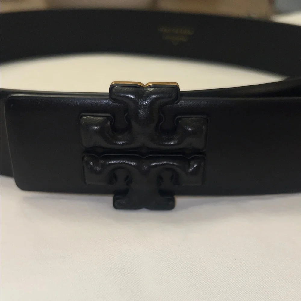 Tory Burch ] Eleanor Black Leather Belt ] Raised Leather Logo Buckle